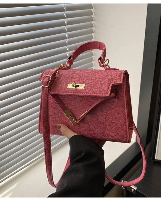 CHIC HANDBAG