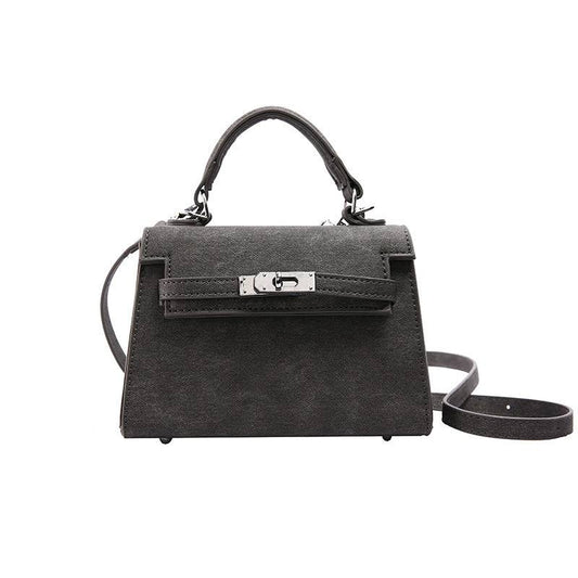 CHIC HANDBAG
